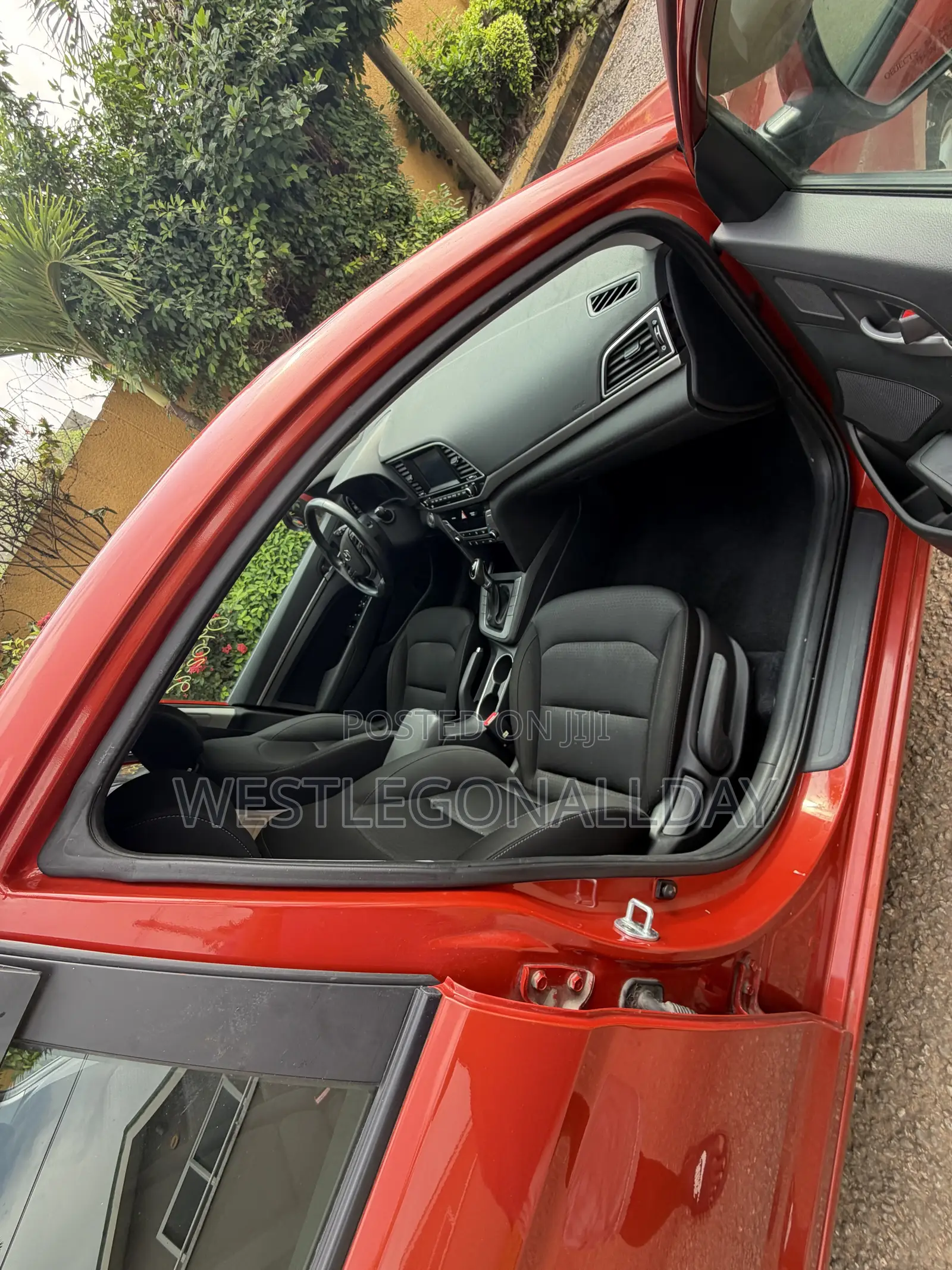 Hyundai Elantra Limited Sedan FWD (2.0L 4cyl 6A) 2017 Red