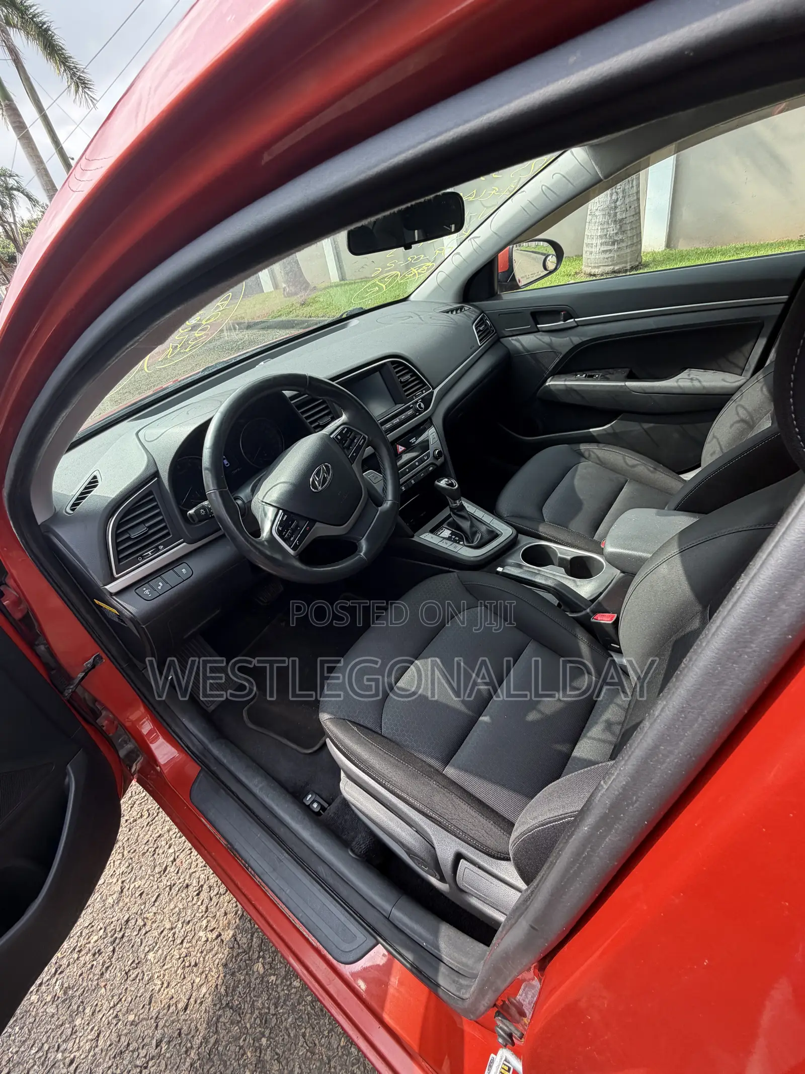 Hyundai Elantra Limited Sedan FWD (2.0L 4cyl 6A) 2017 Red