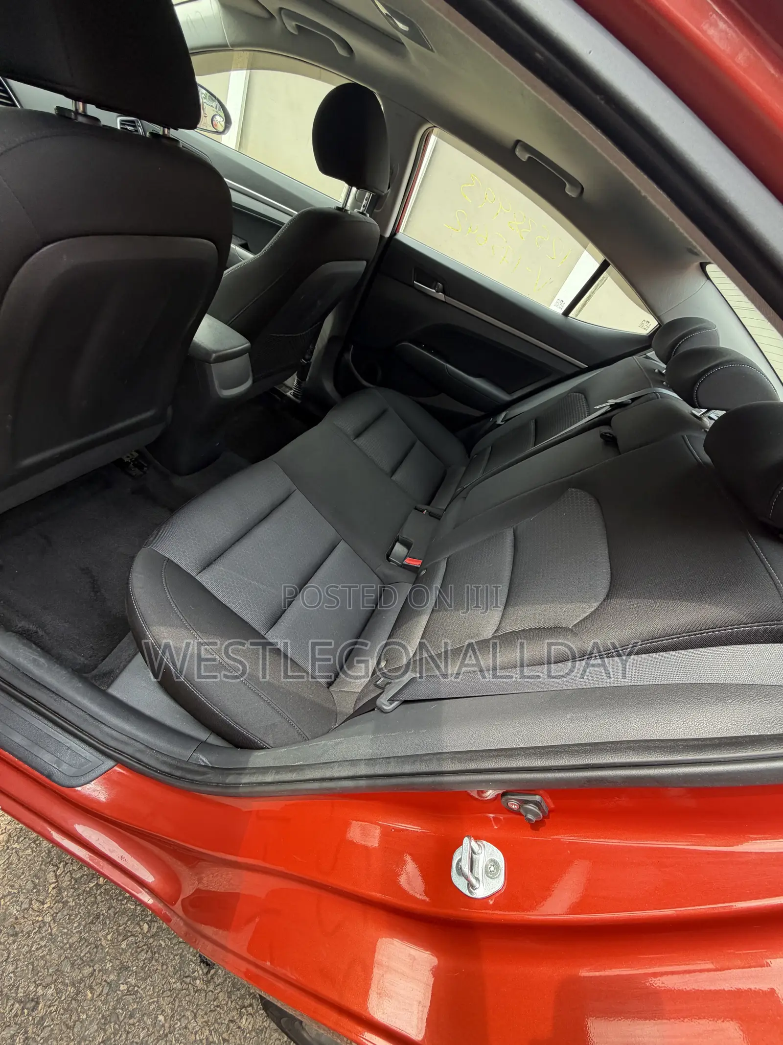 Hyundai Elantra Limited Sedan FWD (2.0L 4cyl 6A) 2017 Red