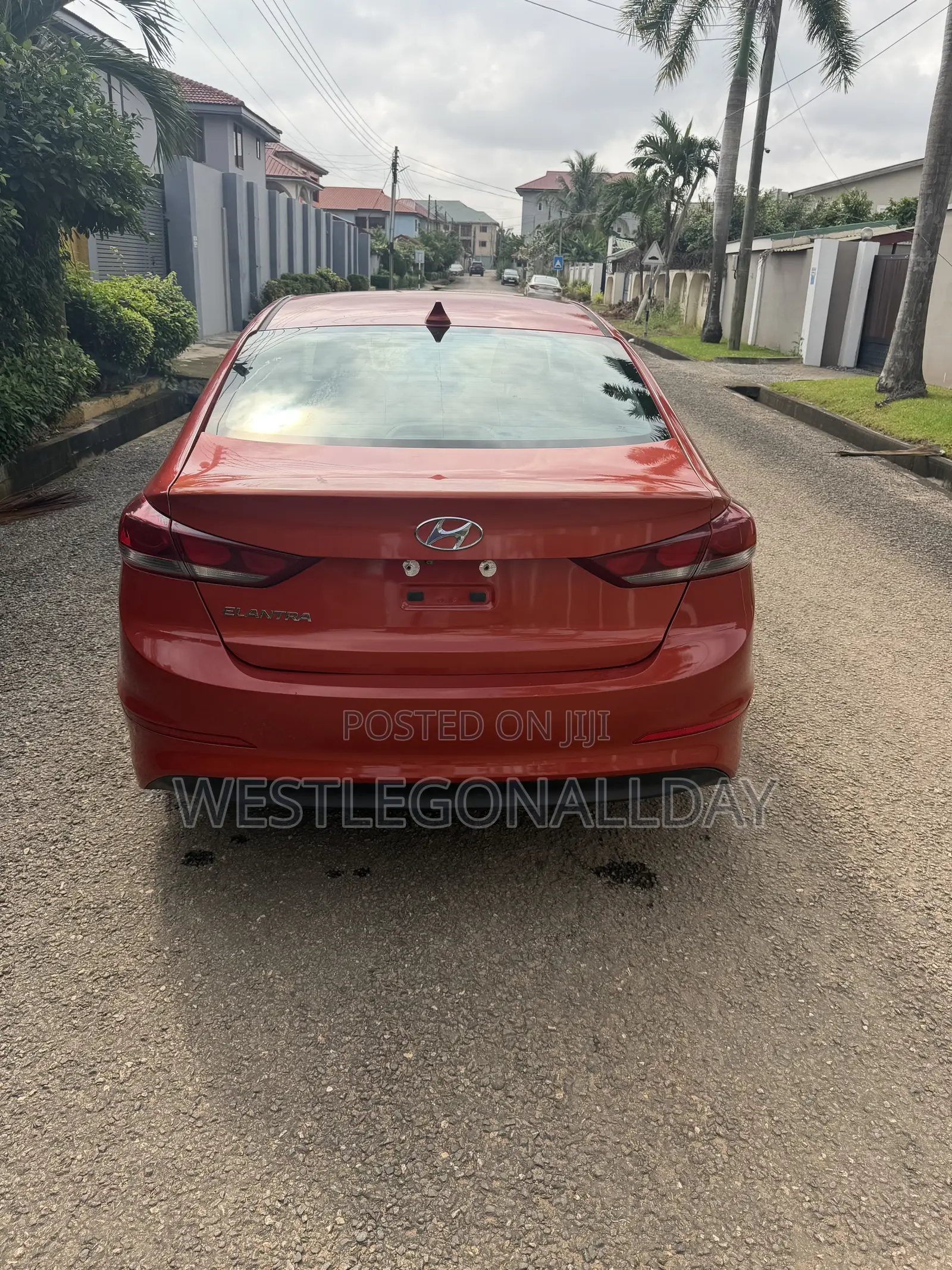 Hyundai Elantra Limited Sedan FWD (2.0L 4cyl 6A) 2017 Red