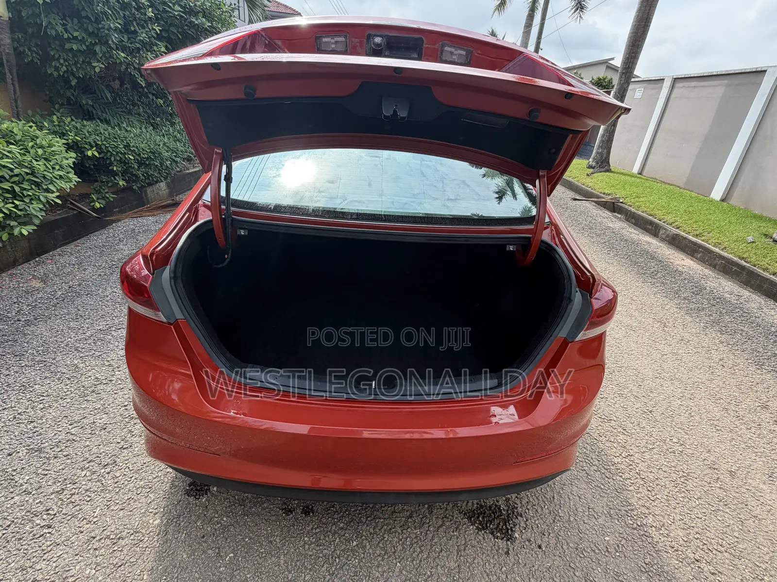 Hyundai Elantra Limited Sedan FWD (2.0L 4cyl 6A) 2017 Red
