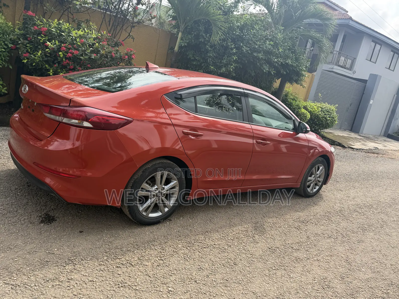 Hyundai Elantra Limited Sedan FWD (2.0L 4cyl 6A) 2017 Red