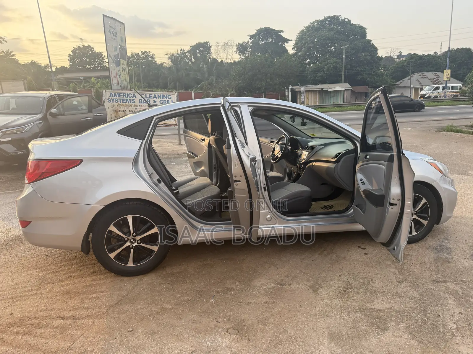 Hyundai Accent SE Sedan 2016 Silver