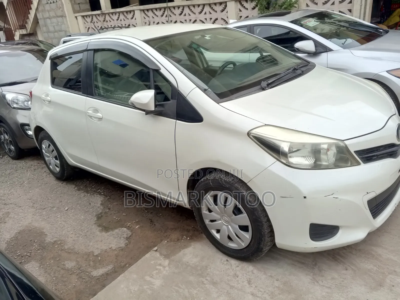 Toyota Vitz 2013 White