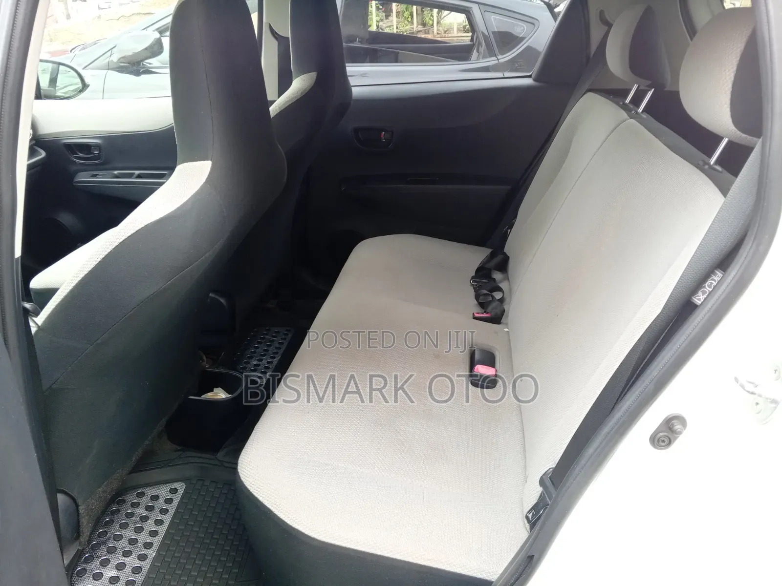 Toyota Vitz 2013 White