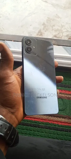 Samsung Galaxy A06 64 GB Gray