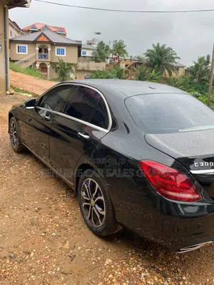Mercedes-Benz C300 Base AWD 4Matic Sedan (2.0L 4cyl 7A) 2015 Black
