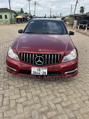 Mercedes-Benz C300 2012 Red