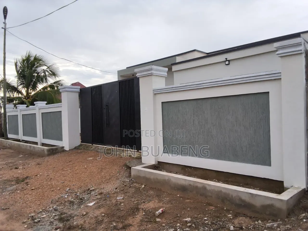 3bdrm House in Adom Estate Kasoa, Budumburam for sale
