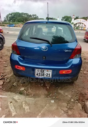 Toyota Yaris Base Hatchback 5dr 2010 Blue