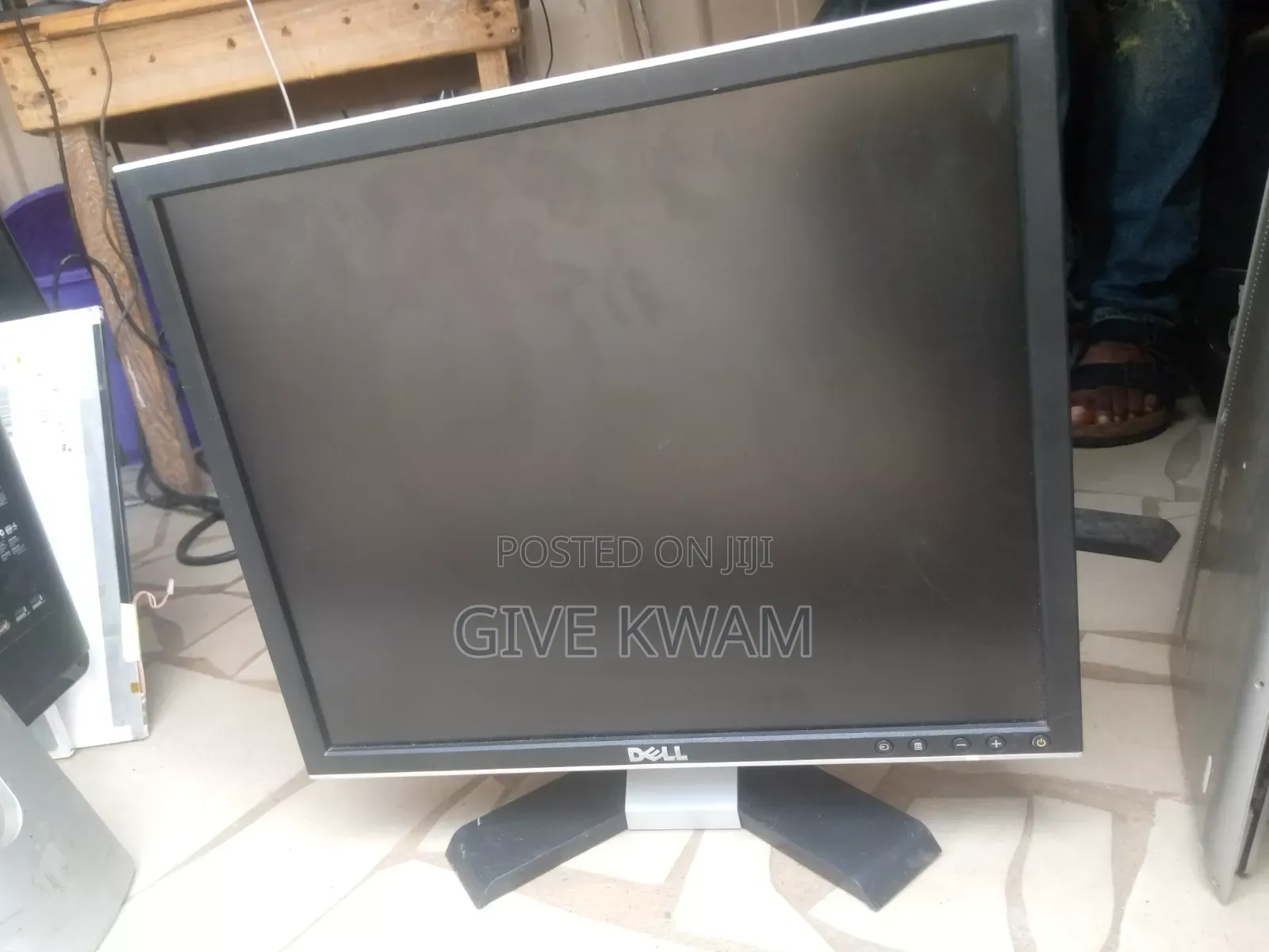 19 Inches Monitors