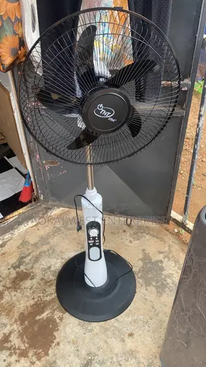 EcoCool Solar Rechargeable Fan: Breeze Anywhere, Anytime