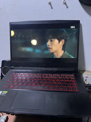 Laptop MSI GF63 8GB Intel Core i7 HDD+SSD 512GB