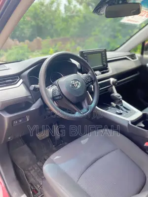 Toyota RAV4 LE AWD 2020 Red