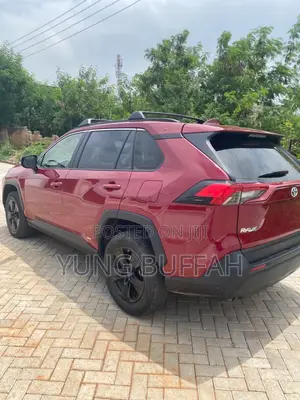 Toyota RAV4 LE AWD 2020 Red