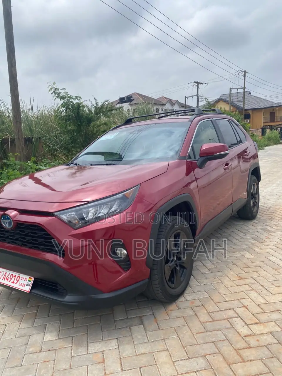 Toyota RAV4 LE AWD 2020 Red