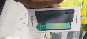 New Samsung Galaxy A06 64 GB Gold