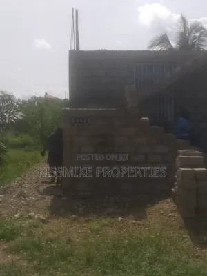 6bdrm Apartment in Kismike Investment, Pokuase for sale