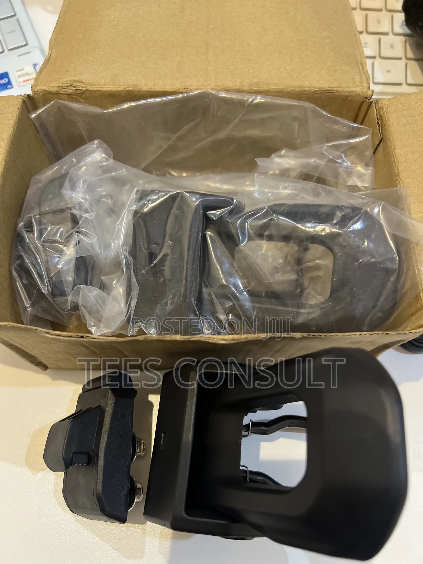 Jeep Sahara, Wrangler Hood Locker
