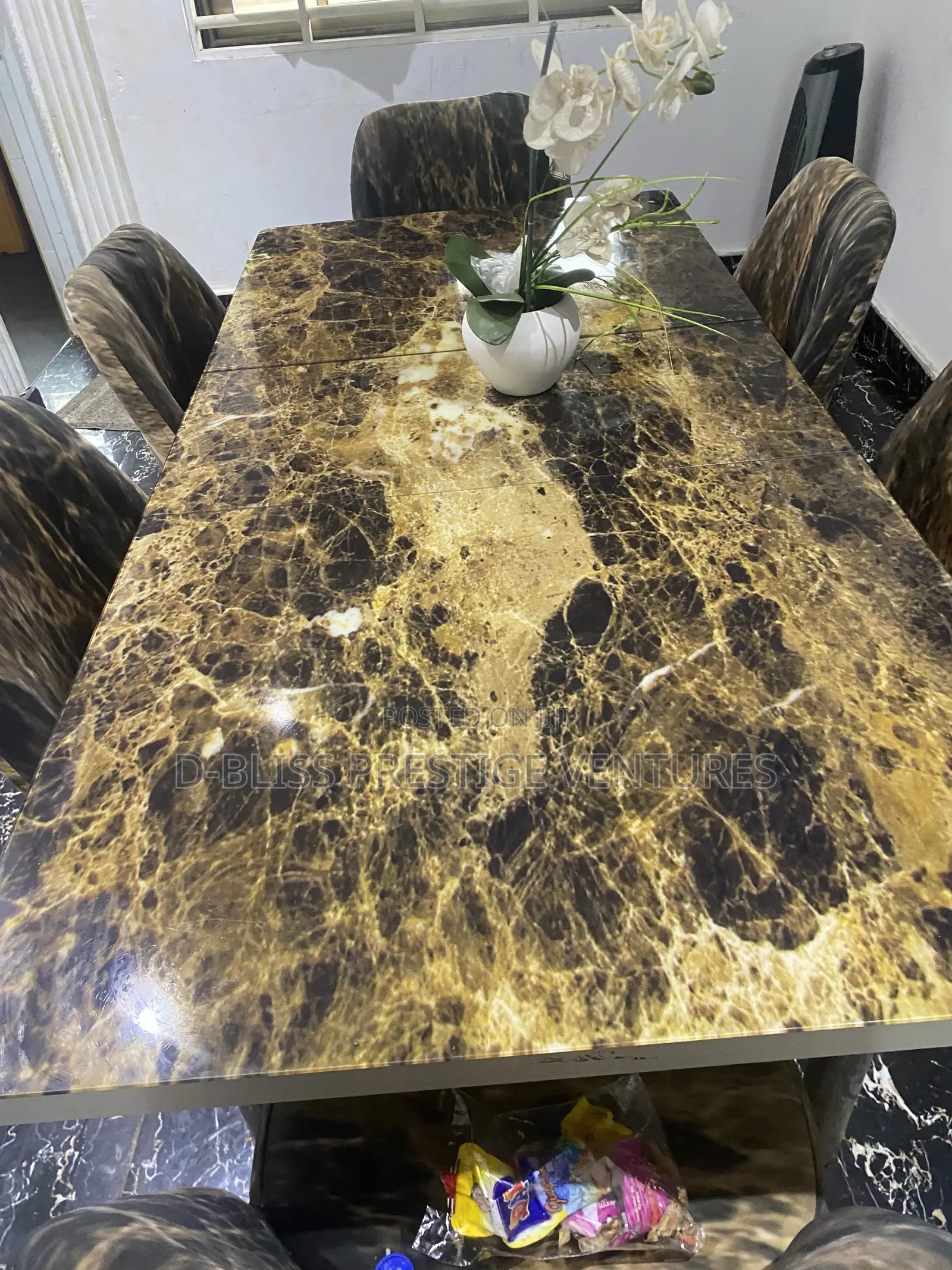 Dinning Table
