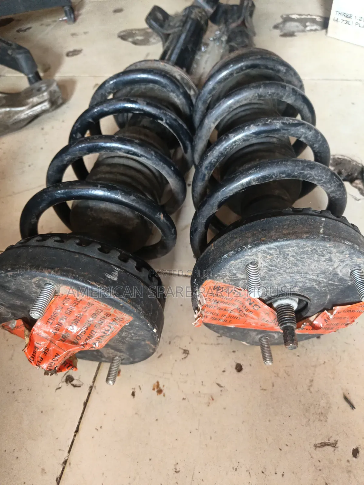 Chrysler 300 Front Shocks Complete Pair