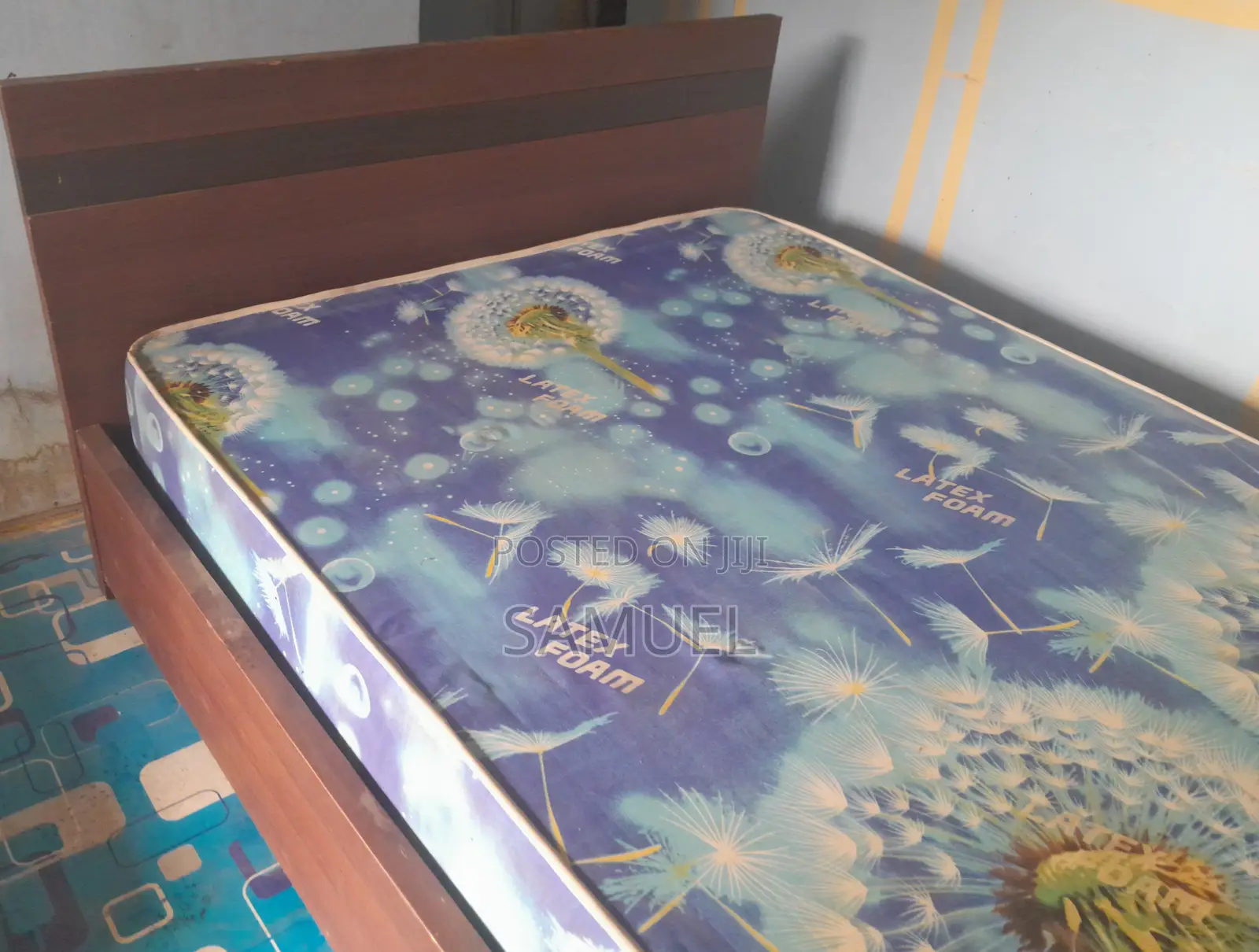 Mattresse Bed