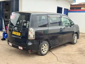 Toyota Voxy X 4WD 8-Seater 2010 Black