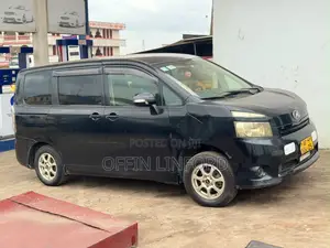 Toyota Voxy X 4WD 8-Seater 2010 Black