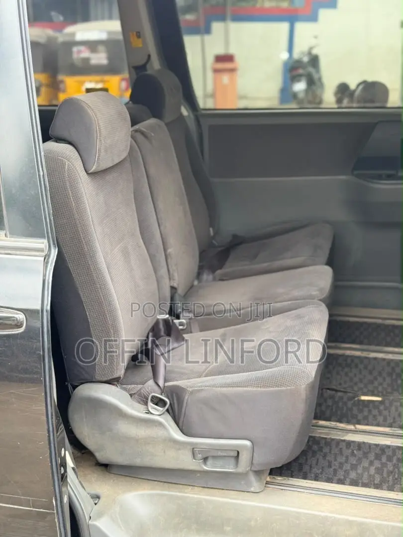 Toyota Voxy X 4WD 8-Seater 2010 Black