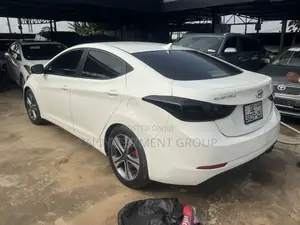 Hyundai Elantra Limited 4dr Sedan (1.8L 4cyl 6A) 2015 White