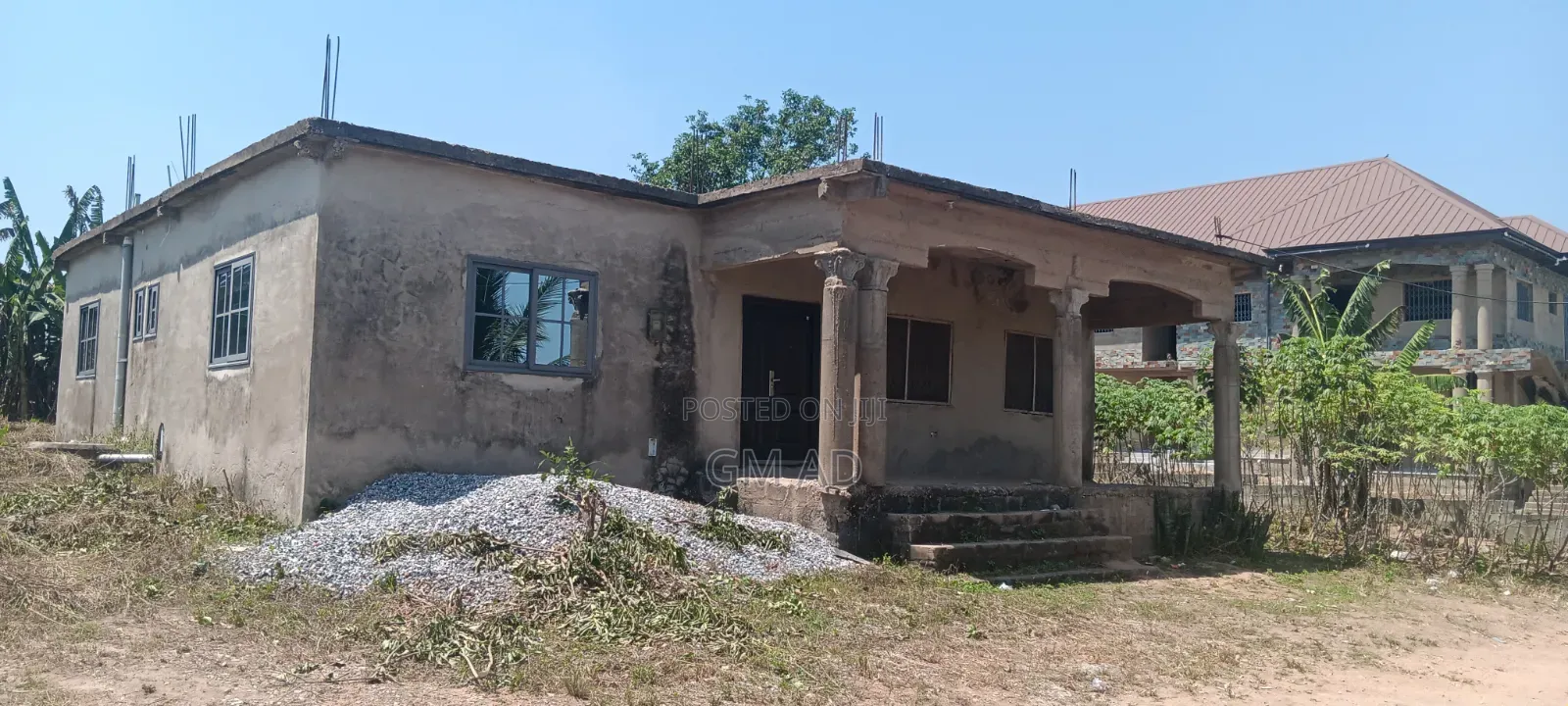 6bdrm Apartment in Nsawam Adoagyiri Municipal for Sale