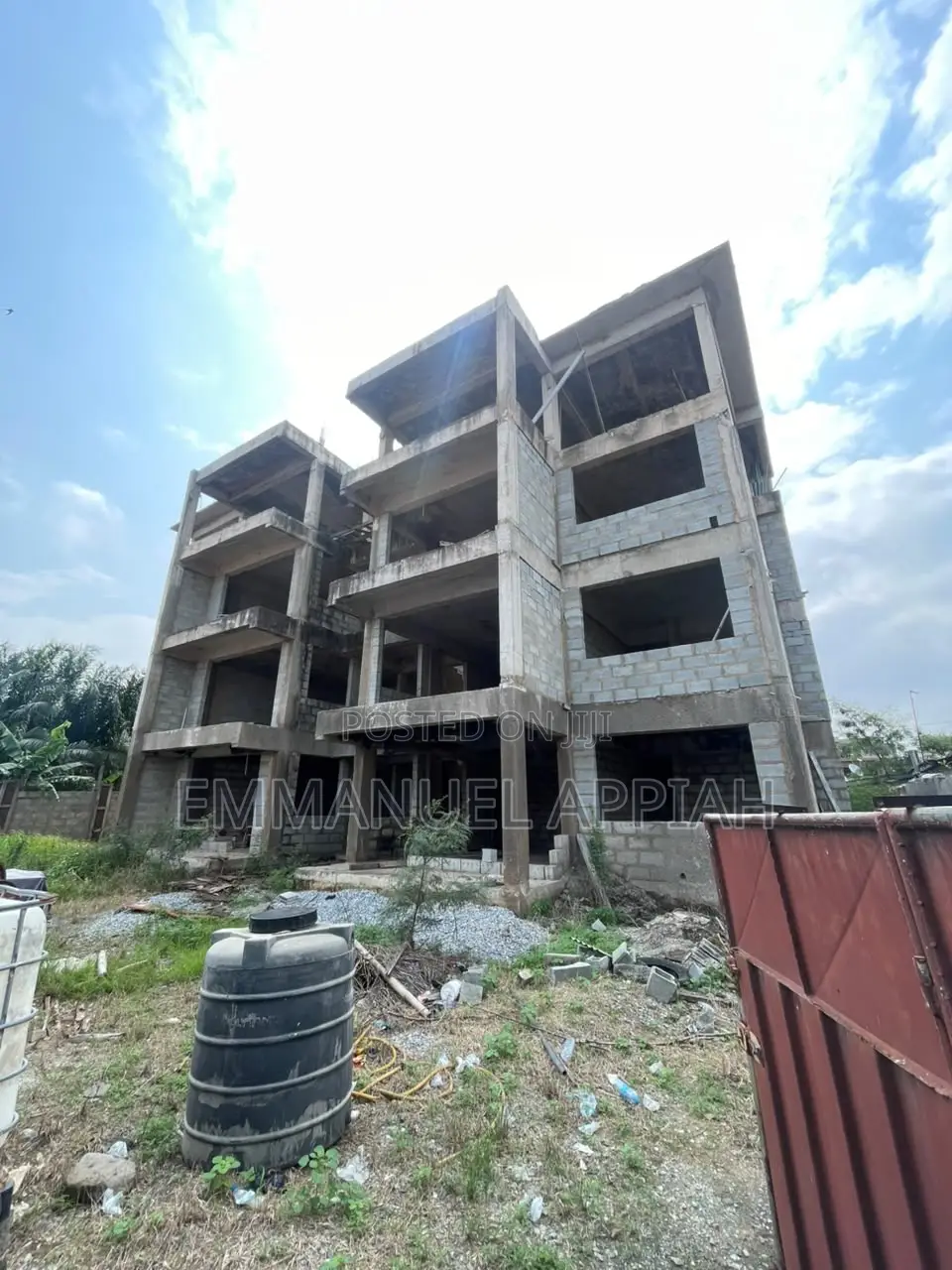 8bdrm Apartment in Achimota Abc for sale