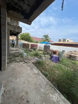 8bdrm Apartment in Achimota Abc for sale