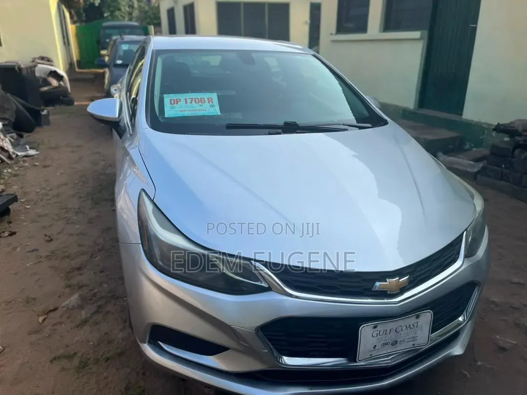 Chevrolet Cruze 2018 Gray
