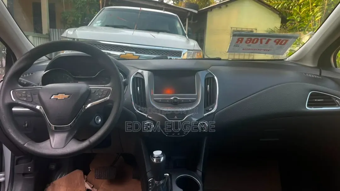 Chevrolet Cruze 2018 Gray