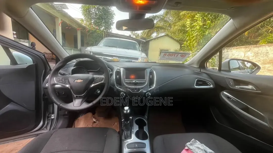 Chevrolet Cruze 2018 Gray
