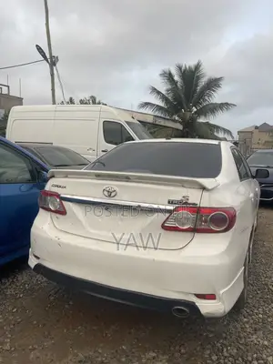 Toyota Corolla S 4dr Sedan (1.8L 4cyl 4A) 2013 White