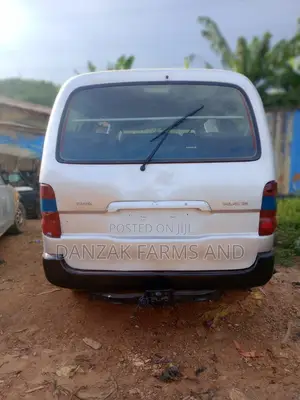 Toyota HiAce 2002
