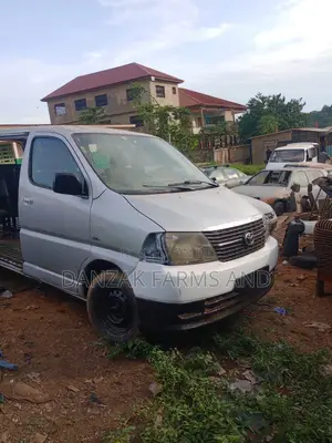 Toyota HiAce 2002