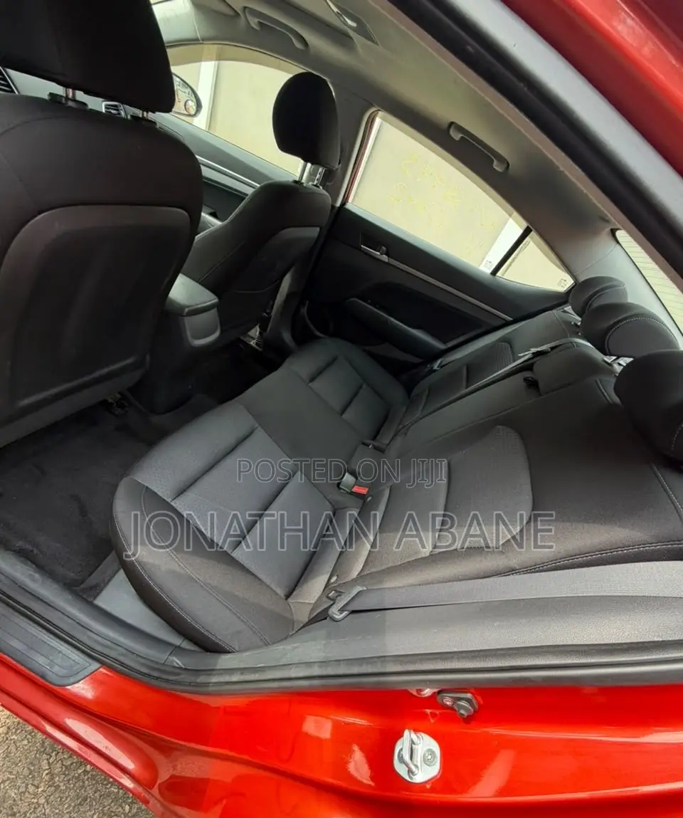 Hyundai Elantra 2017 Red