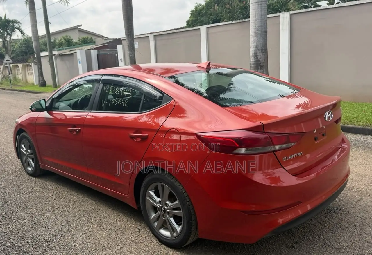 Hyundai Elantra 2017 Red