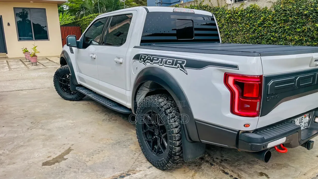Ford F-150 Raptor 4x4 SuperCab Styleside 5.5 ft. box 133 in. WB 2019