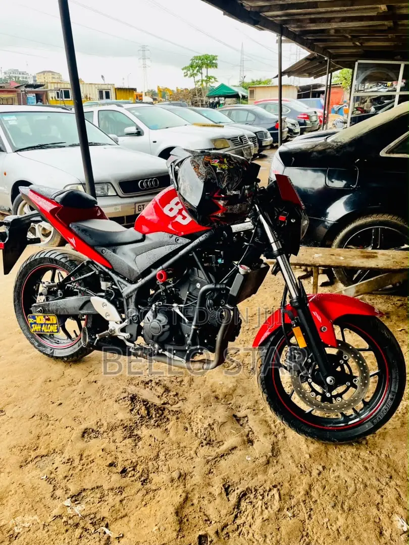 Yamaha YZF-R 2016 Red