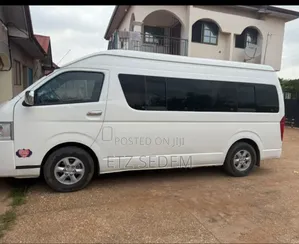 Toyota HiAce 2012 White