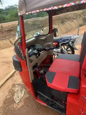 Bajaj RE 2025 Red