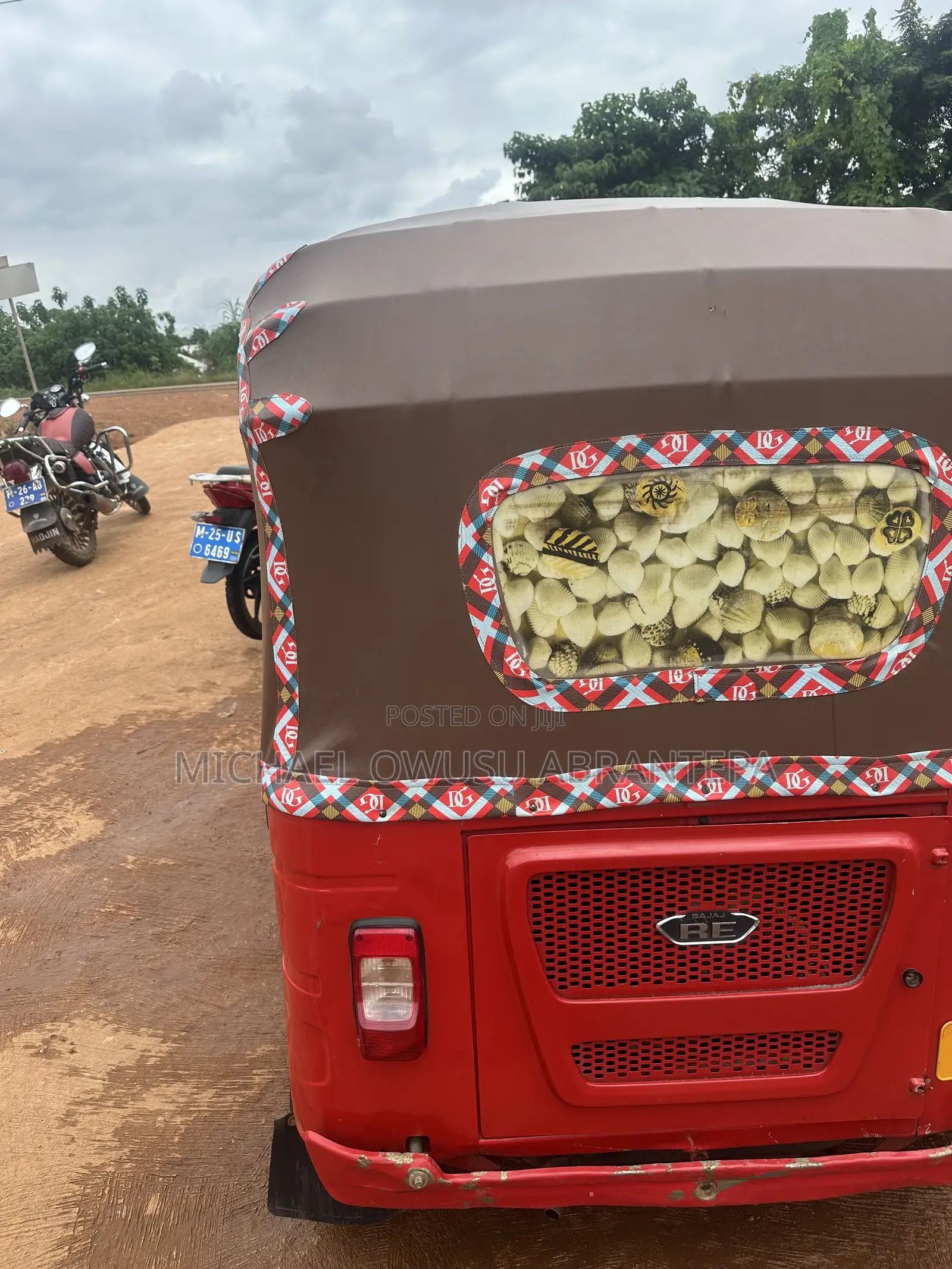 Bajaj RE 2025 Red