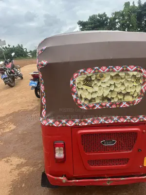Bajaj RE 2025 Red