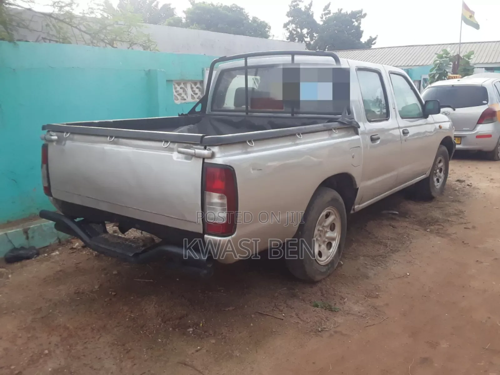 Nissan Hardbody 2004 Silver