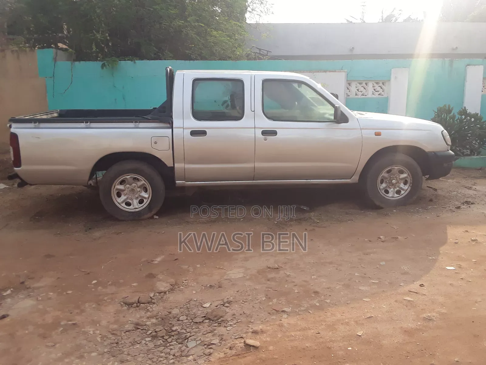 Nissan Hardbody 2004 Silver