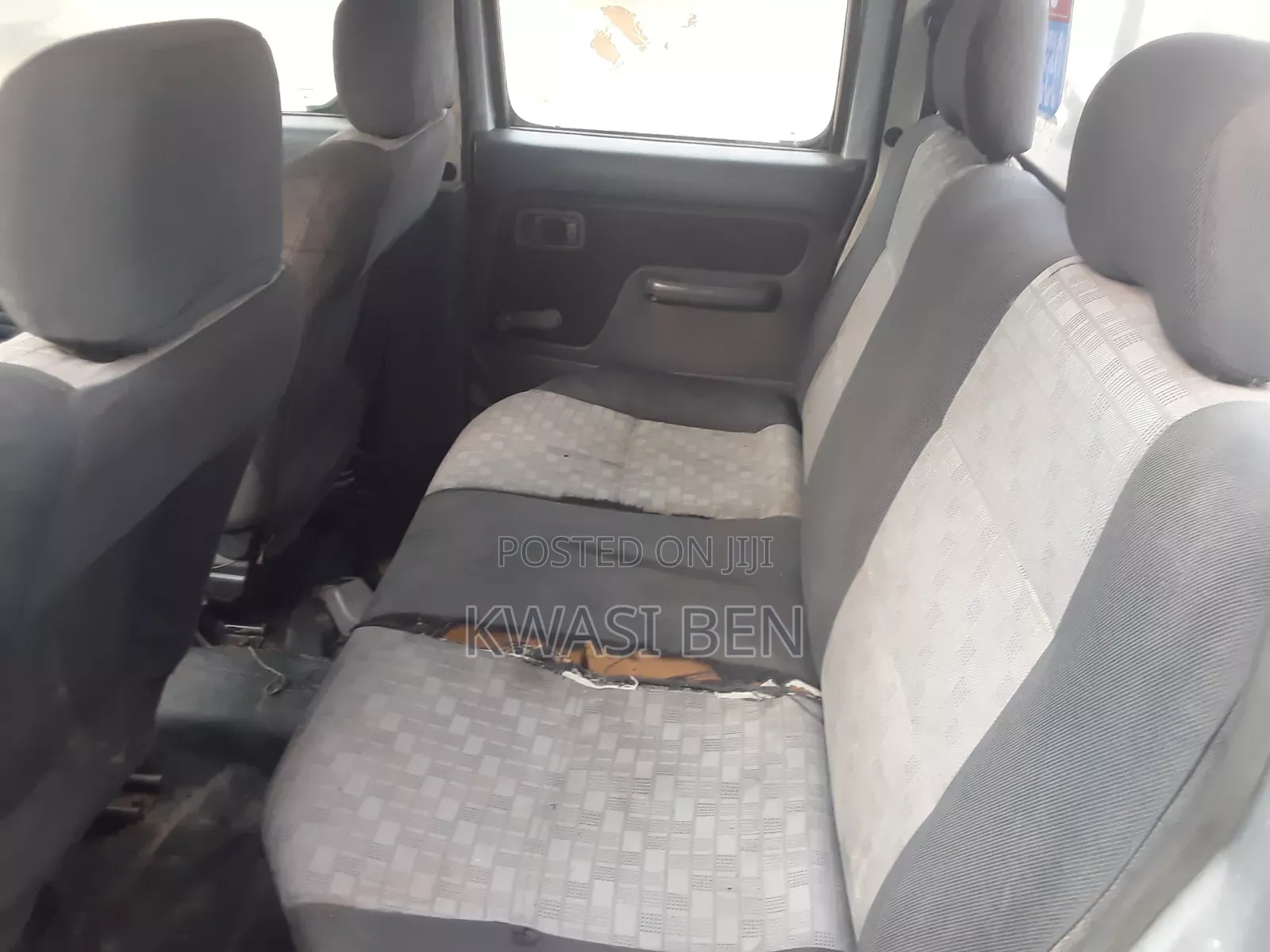 Nissan Hardbody 2004 Silver